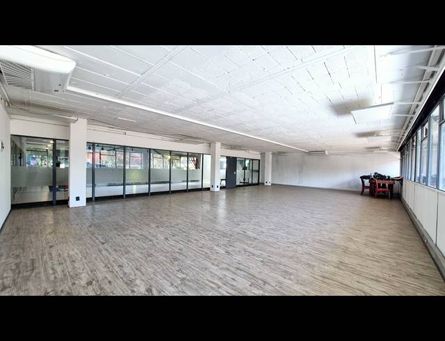 161M² OFFICE TO LET IN LYNNWOOD GLEN